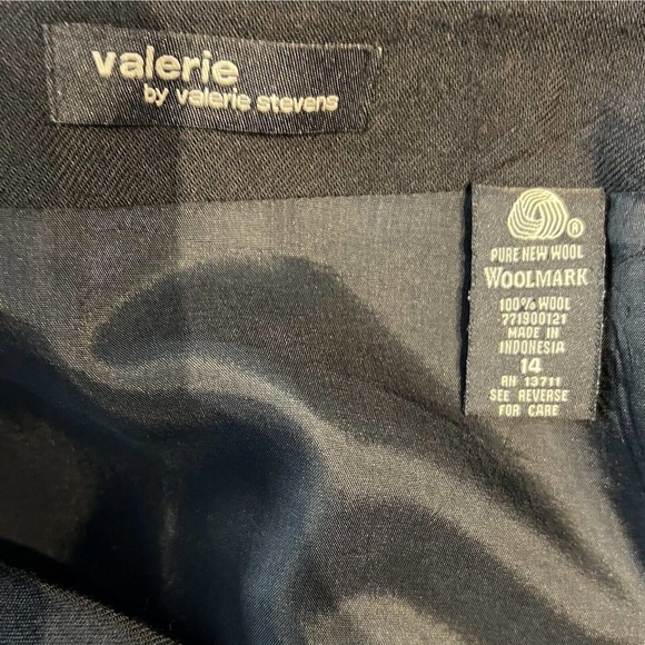 Vintage Valerie Stevens Black Red 100% Wool Long Maxi Wrap Skirt - Picture 6 of 7